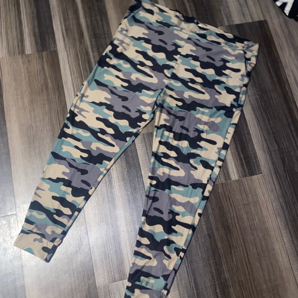 Camo Adventure Leggings plus size